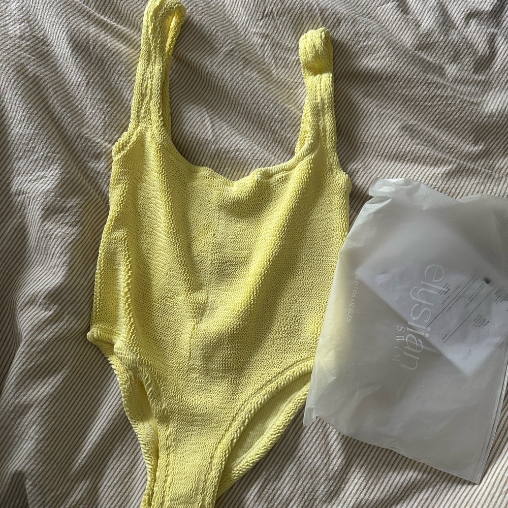 Elysiian Balboa One Piece - Pastel Yellow